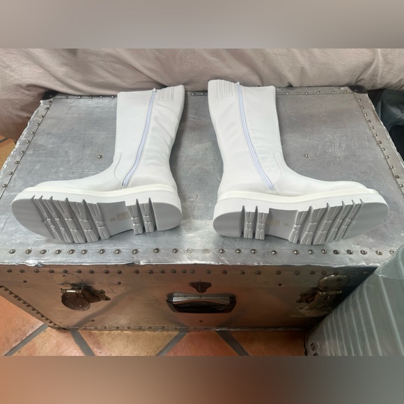 COPY - Jeffrey Campbell tanked white boots 10 - Picture 3 of 4